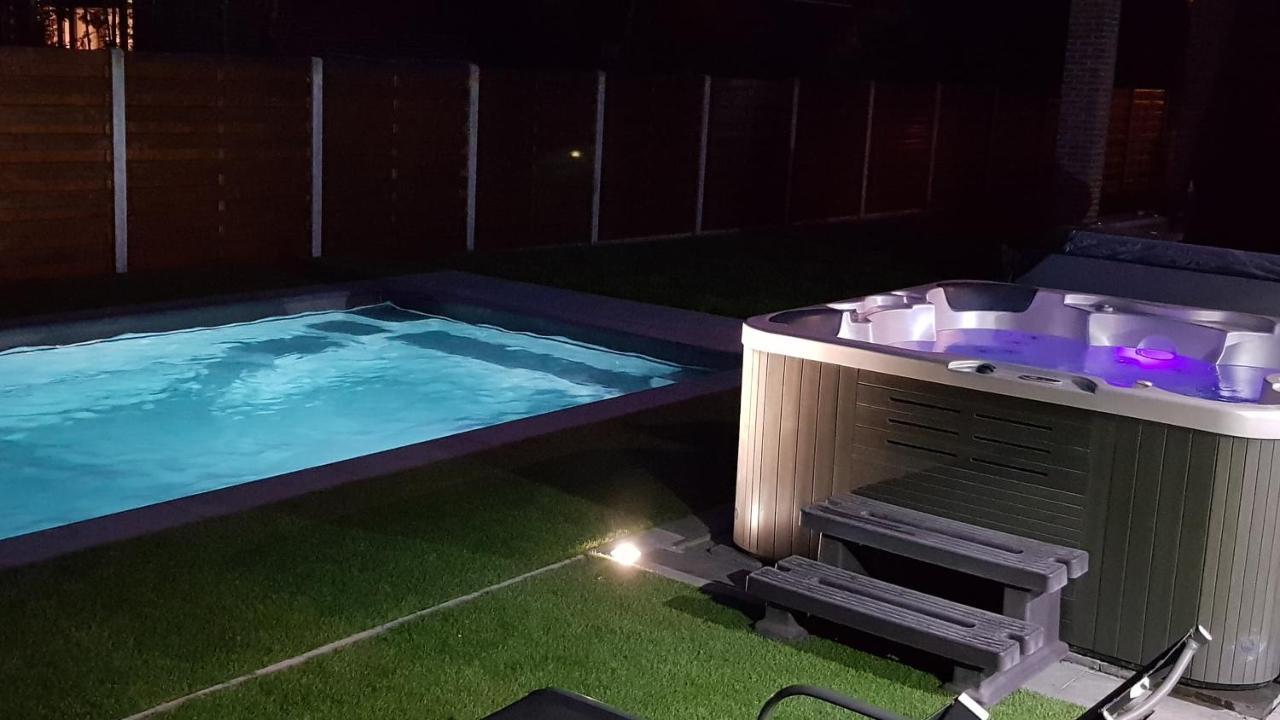 Appartement All In & Zwembad Леопольдсбург Екстер'єр фото